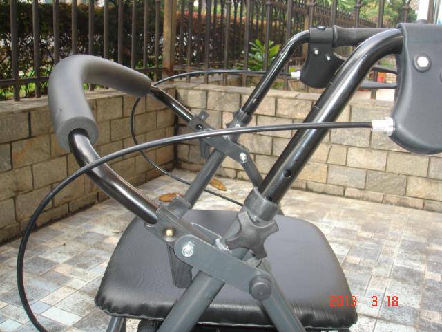 Carex Classics Steel Rollator - Image 7