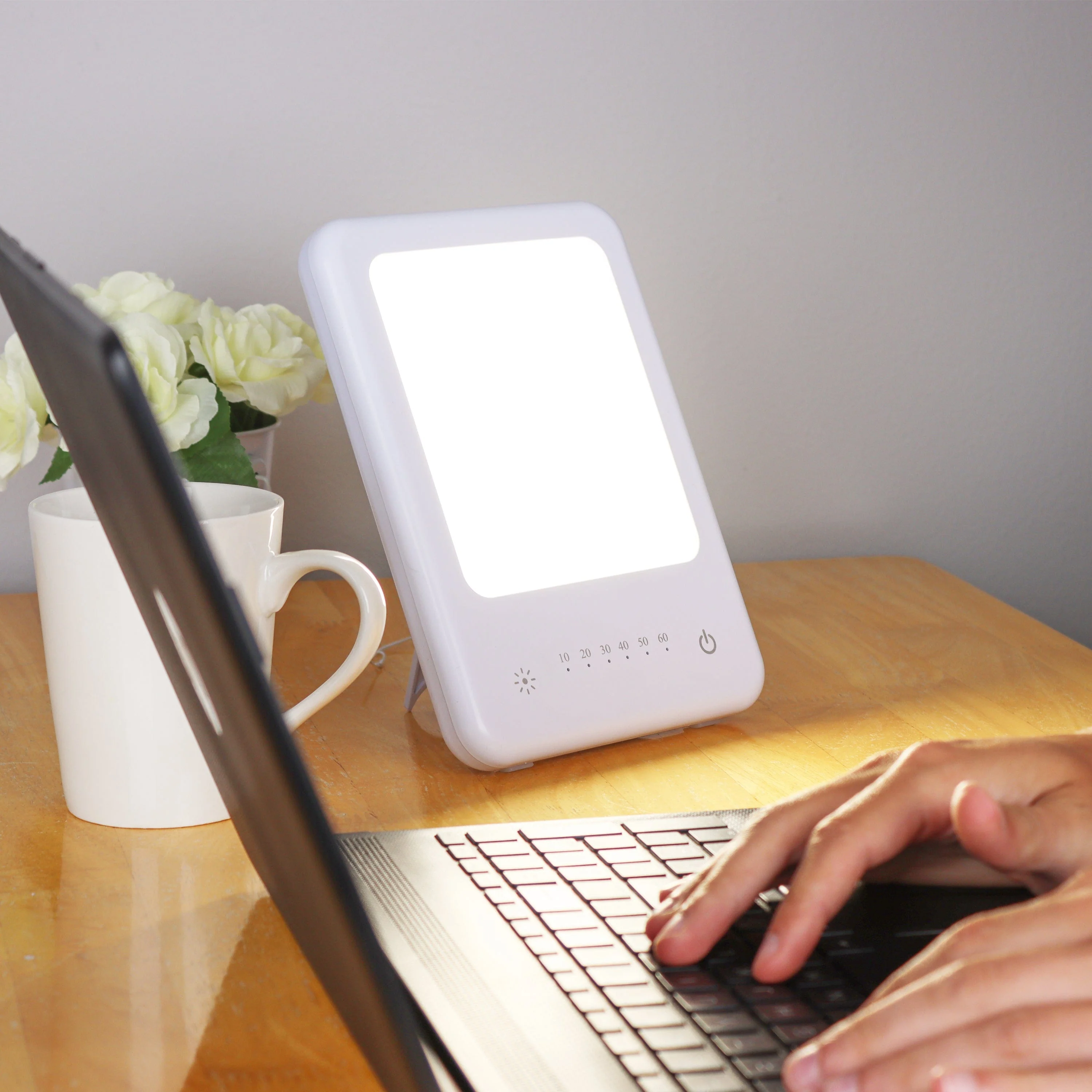 TheraLite Glow Small Light Therapy Lamp with Timer - Image 8